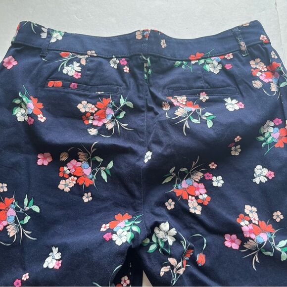 St. John's Bay Women's Floral Print Navy Capri Pants Size 16W - Picture 7 of 7
